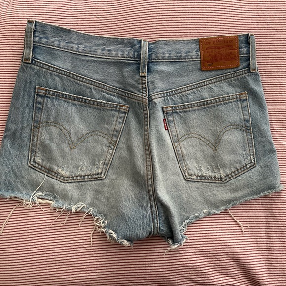 Levi’s 501 High Waist Shorts - Picture 2 of 4